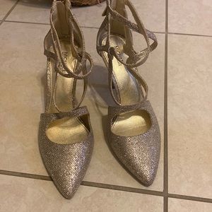 Michael Kors - Gold glitter heels
